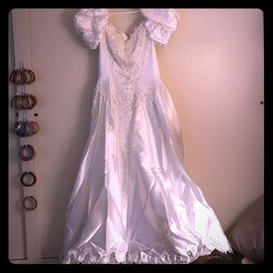 Wedding dress,vail cap & sleeves